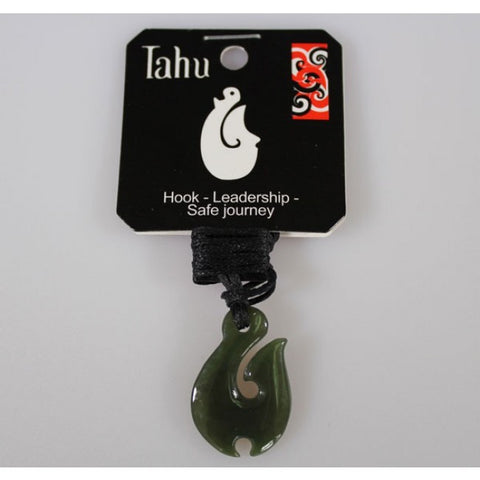 Right Indent Hook Jade Pendant Necklace